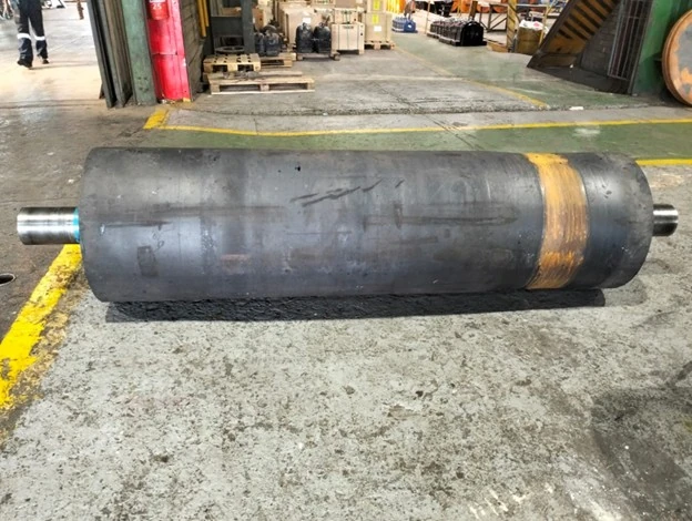 Impact beds idler roller