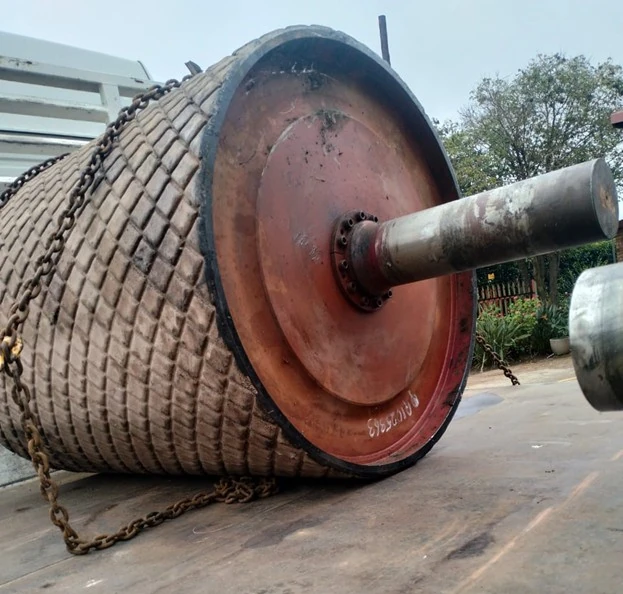 Impact beds idler roller
