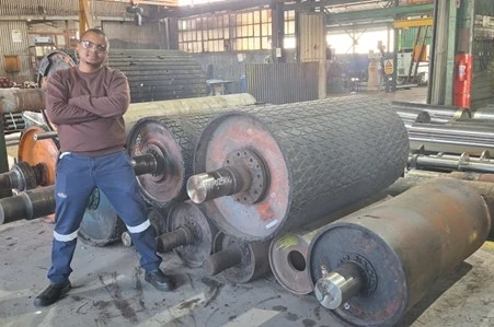 Impact beds idler roller