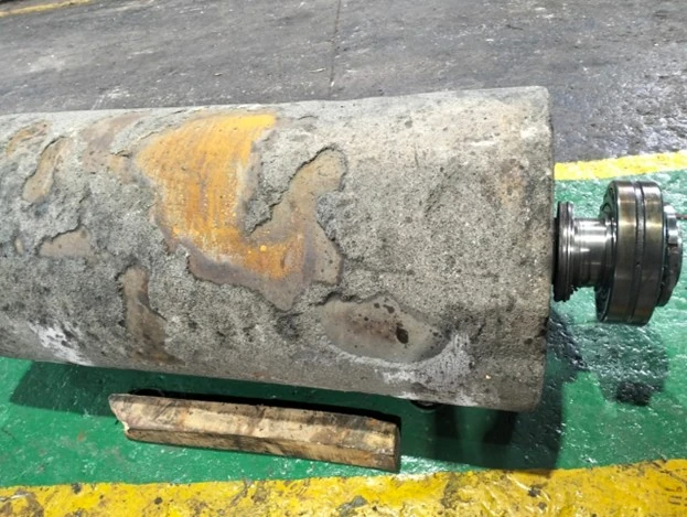 Impact beds idler roller