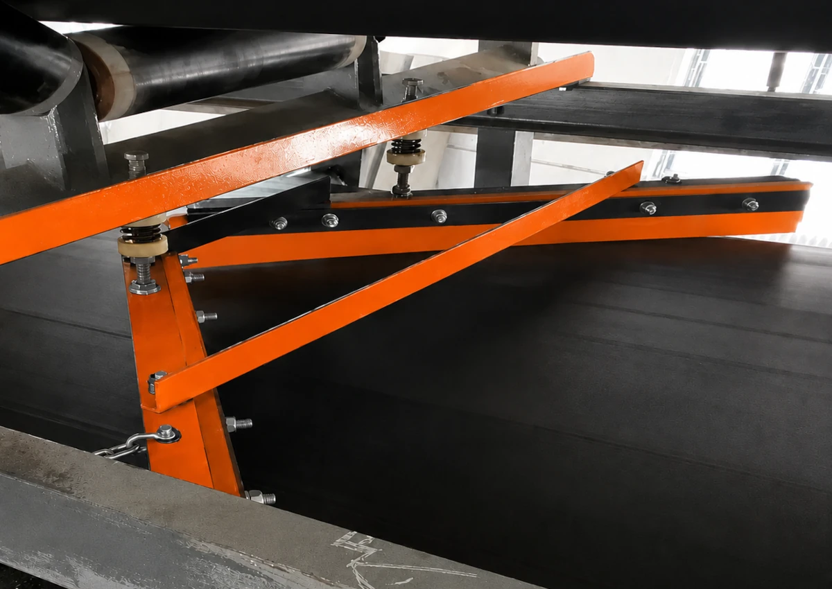 V plough conveyor scraper